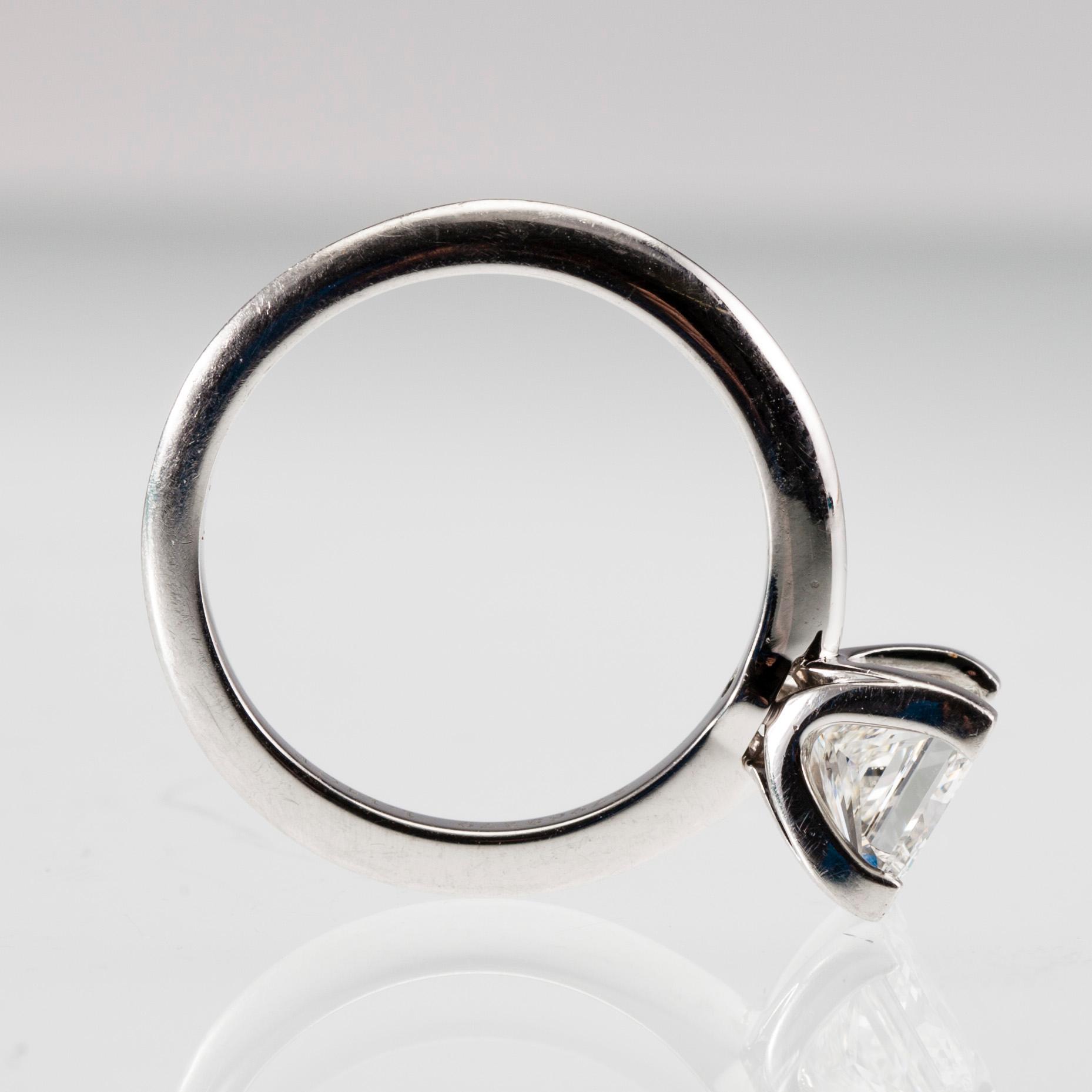 RING, prinsesslipad diamant 1.14 ct. G/vvs1, platina. Tiffany 2011. Storlek 15,5, vikt 4,4 g.