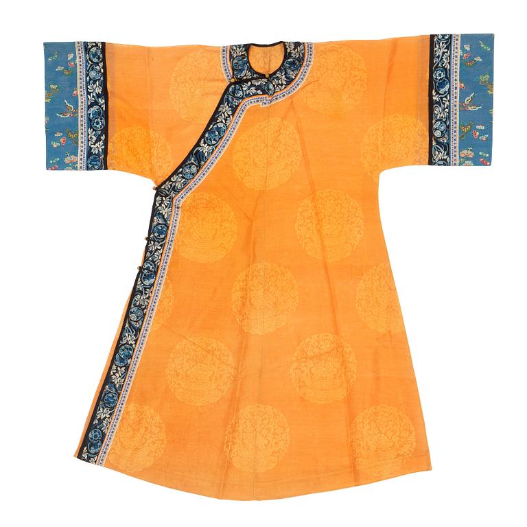 A Chinese embroidered silk robe, late Qing dynasty.