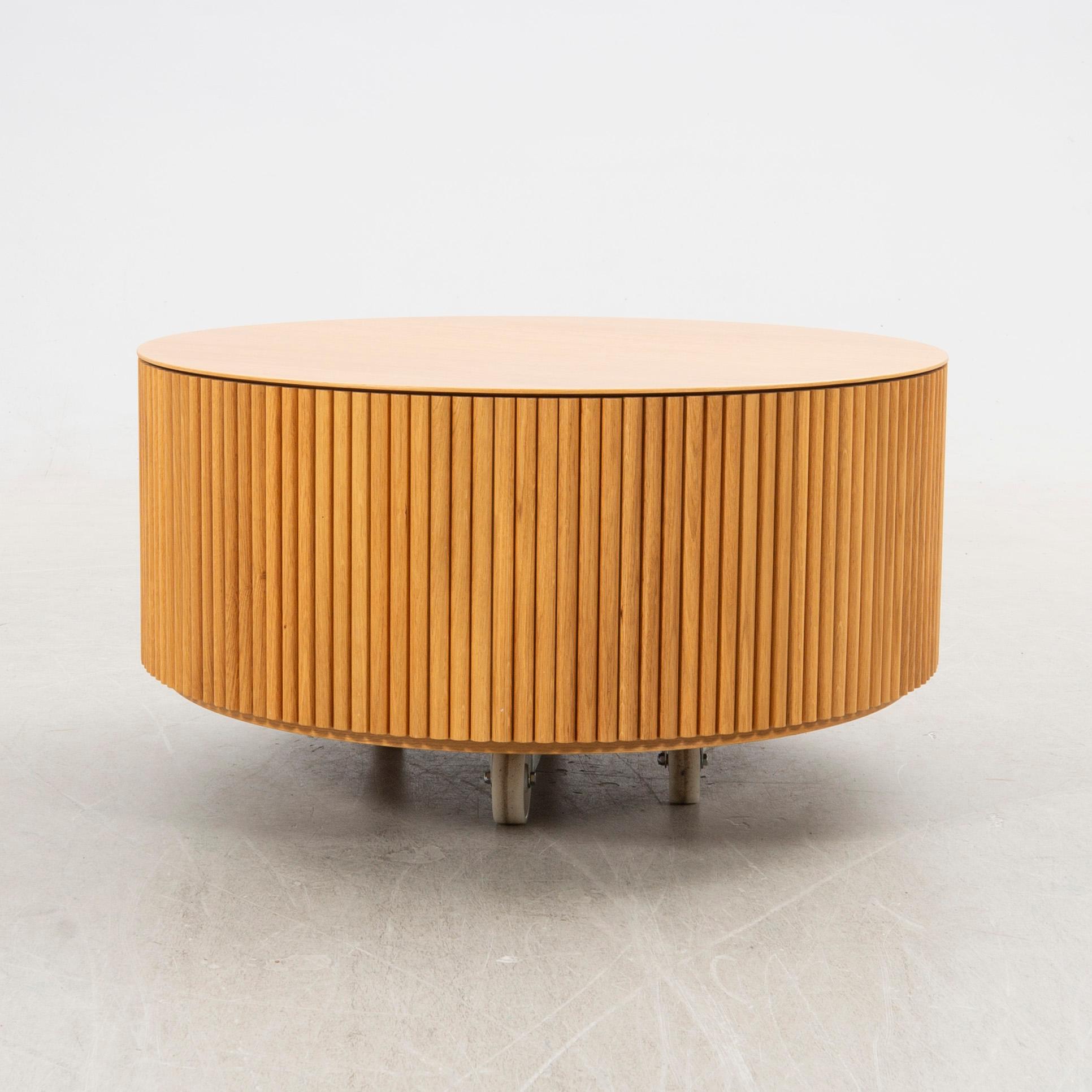 Anya Sebton och Eva Lilja Löwenhielm, soffbord, " Grand Palais" för  Asplund 2000-tal.