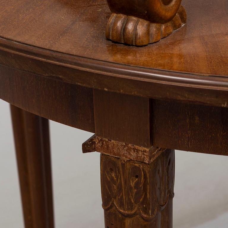 An early 20th century table.