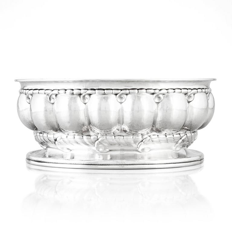 Georg Jensen, jardinière, Köpenhamn ca 1915-21, 830/1000 silver.