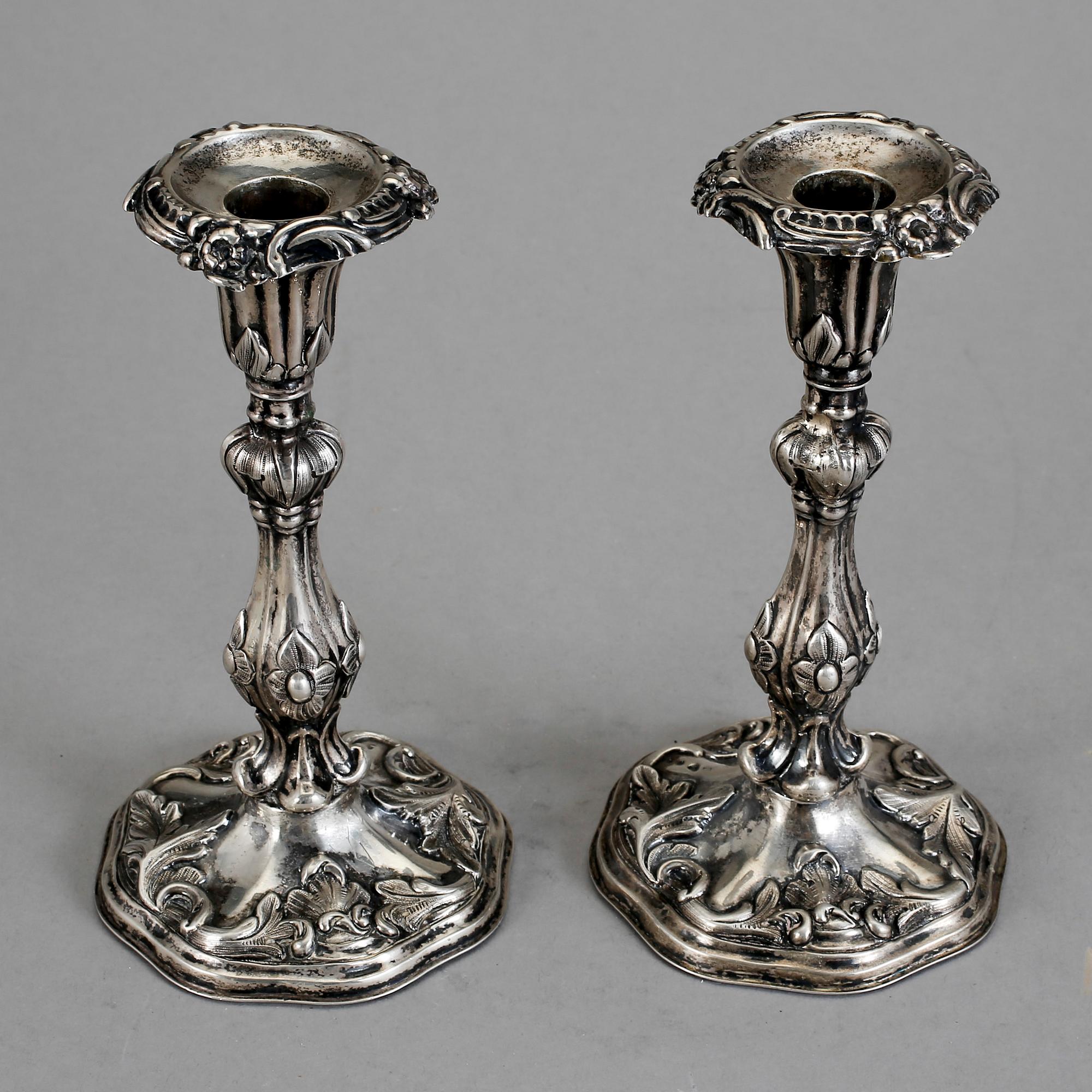 LJUSSTAKAR, ett par, silver, nyrokoko, Anders Lundqvist, Stockholm 1855.