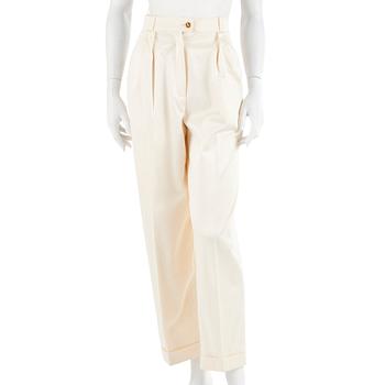 326. CHANEL, a pair of white cotton trousers, french size 36.