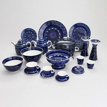 Ulla Procopé, a 57-piece 'Valencia' porcelain dinnerware for Arabia.