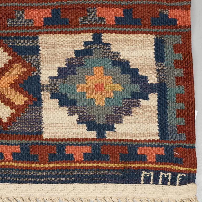 Märta Måås-Fjetterström, Matto, flat weave, ca 302-306 x 179,5-185,5 cm, signed MMF.