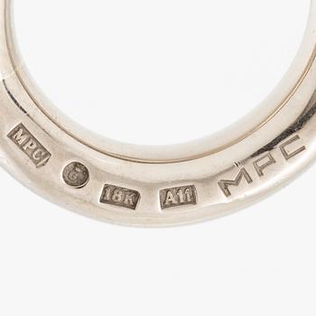 Ring 18K vitguld med briljantslipade diamanter.