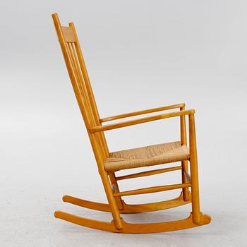 Hans J Wegner, gungstol, "J 16". FDB Möbler, 1900-talets andra hälft.