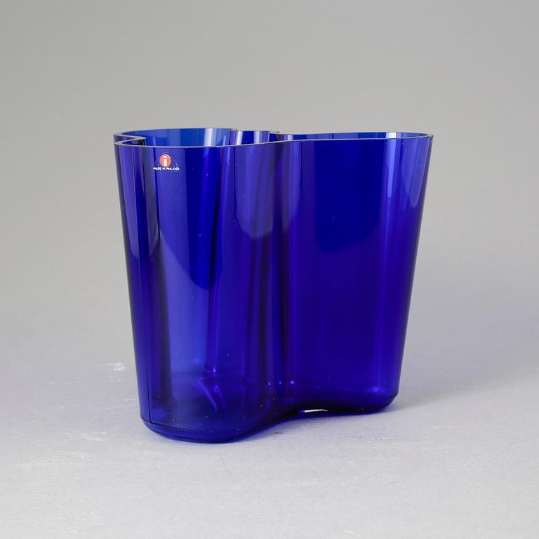 VAS, "Savoy, Alvar Aalto, Iittala, numrerad 4662/1990.