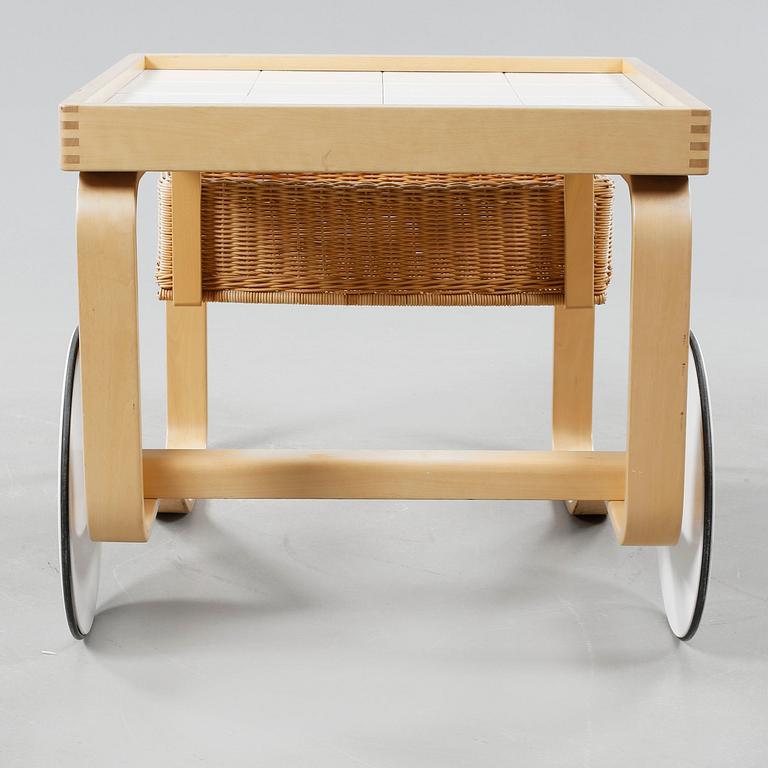 An Alvar Aalto serving trolley, model 900, made by Artek, designed 1937, made around year 2000.