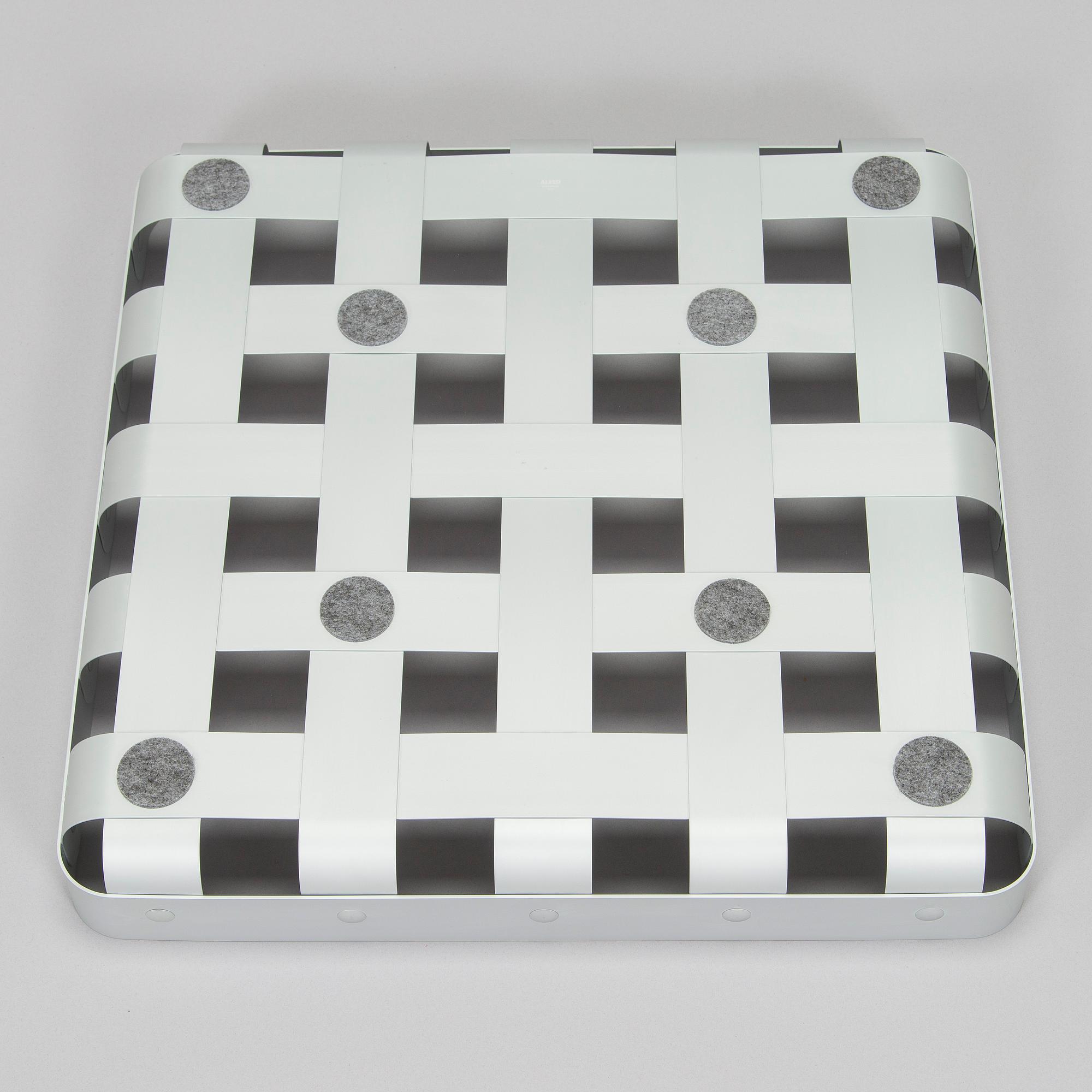 Eero Aarnio, kori, malli EA06 B "CrissCross", Alessi, 2013.