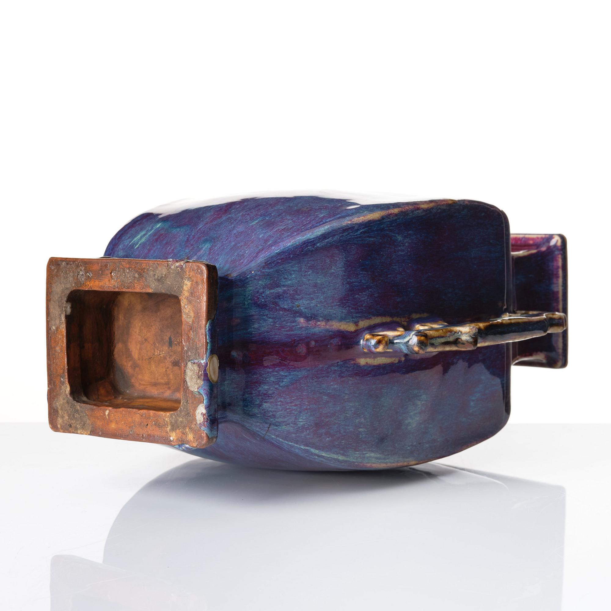 A large flambé glazed vase, Qing dynasty, 19th Century.