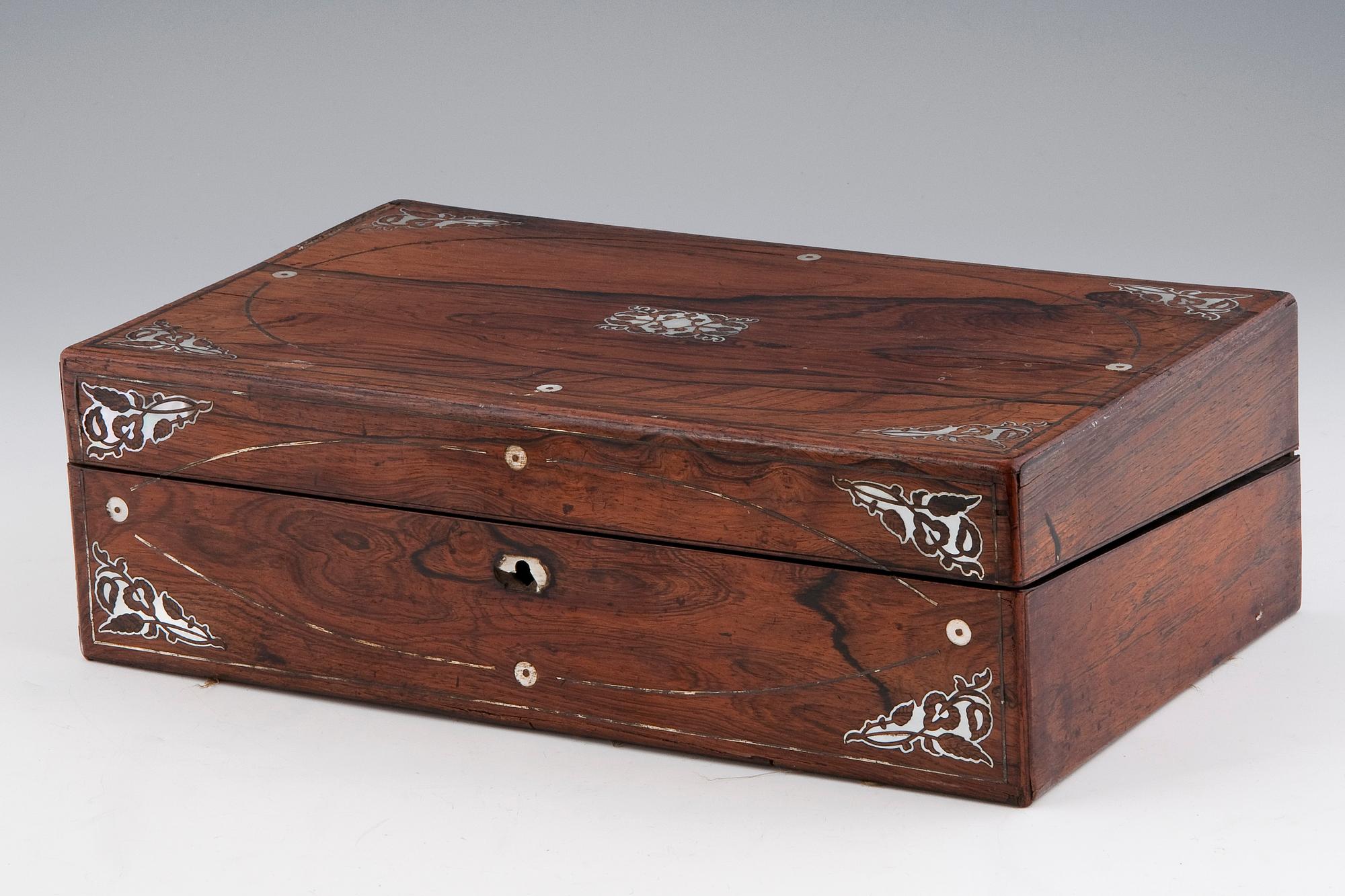A WRITING CASQUET.