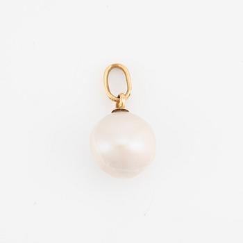 Pendant, 18K gold with pearl.