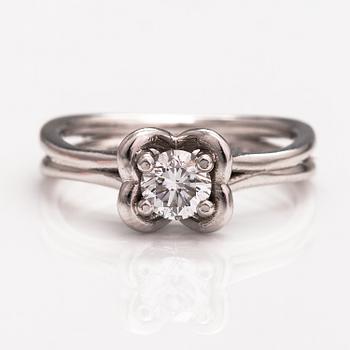 Ring, 18K vitguld, diamant ca. 0.33 ct.