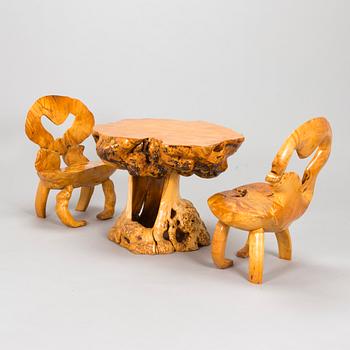 Pöytä ja tuoleja, 2 kpl, 1960/1970-luku.