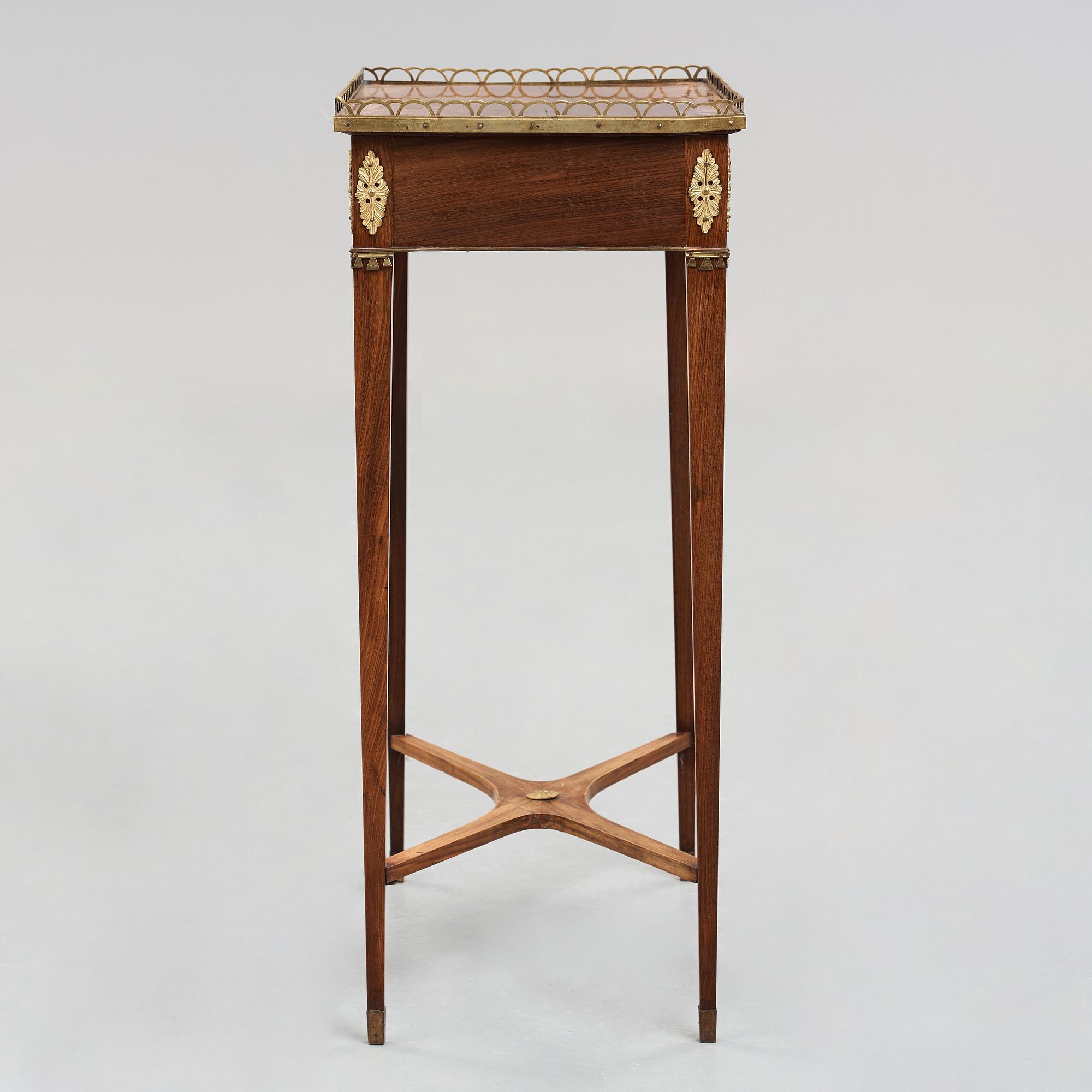 A late Gustavian late 18th century table.